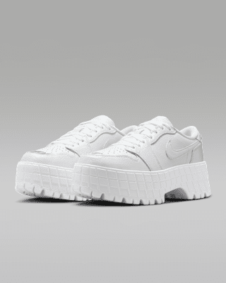 靴 Nike Women's Air Jordan 1 Brooklyn BUY Air Jordan 1 Brooklyn WMNS Global Purple | Kixify